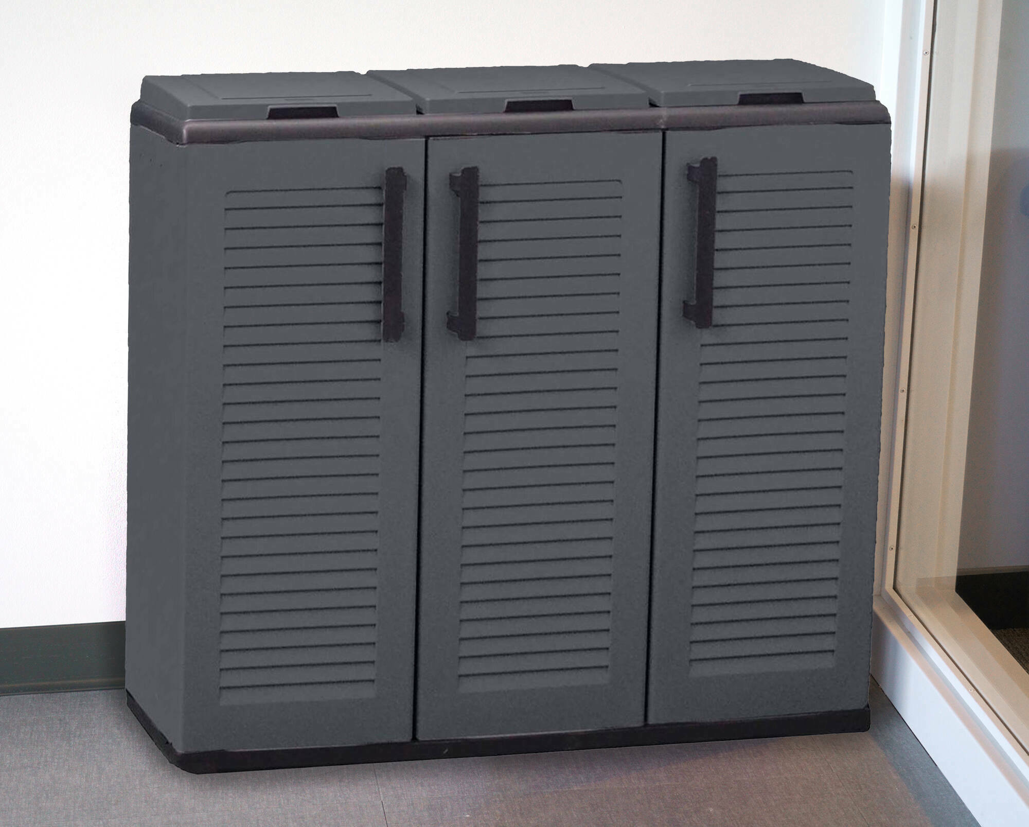 foto del prodotto armadio portarifiuti da esterno o arko, mobile porta 3 sacchi a 3 ante per raccolta differenziata, 100 made in italy, cm 102x37h84, colore grigio
