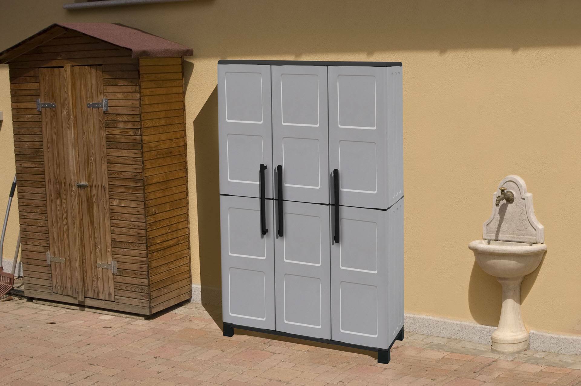 foto del prodotto armadio portascope da esterno o aruro, mobile a 3 ante e 3 ripiani in polipropilene, 100 made in italy, cm 102x37h169, colore grigio chiaro