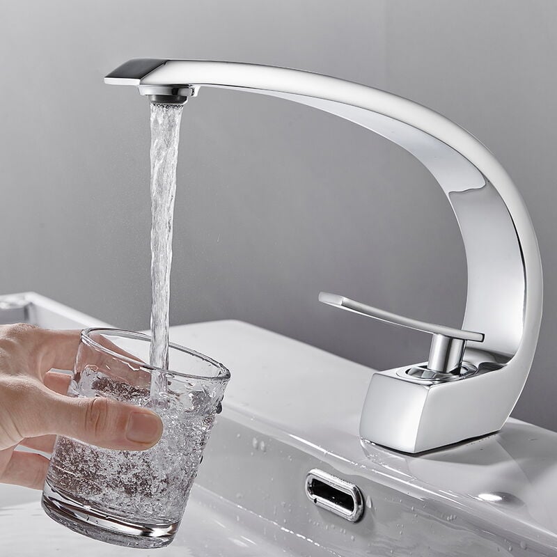 foto del prodotto auralum rubinetto lavabo bagno in ottone, miscelatori monocomando per bagno, miscelatore lavabo con aeratore removibile, moderno curvo, cromato