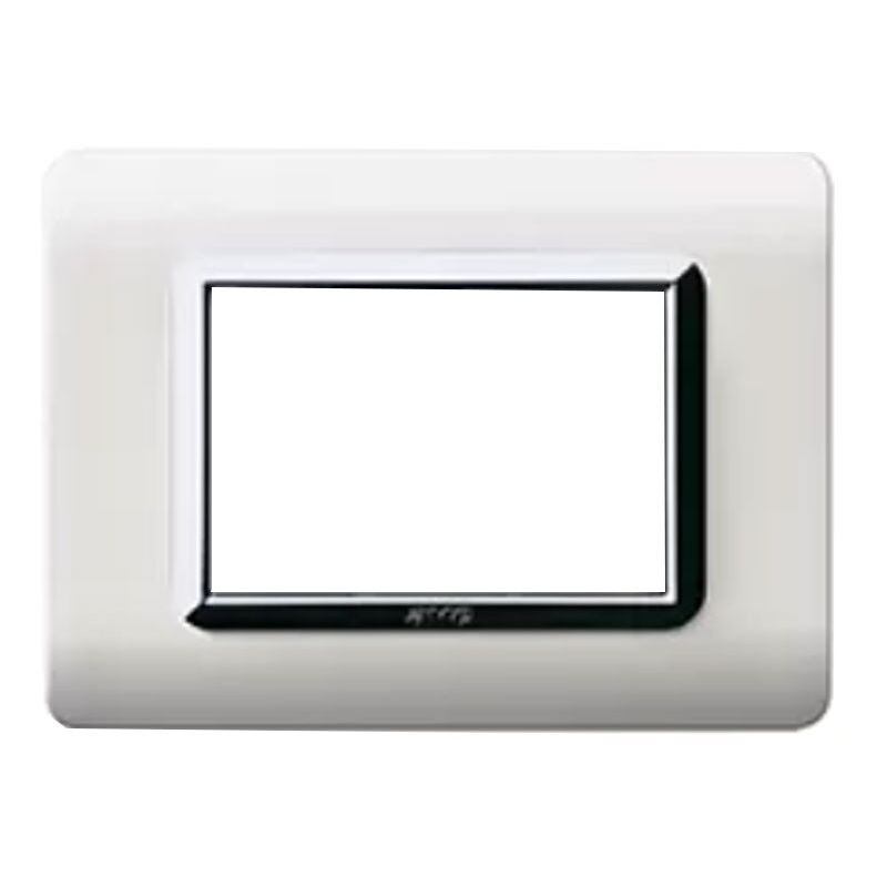 foto del prodotto ave placca tecnopolimero sistema 44 bianco cornice cromata 3 moduli 44py03blc