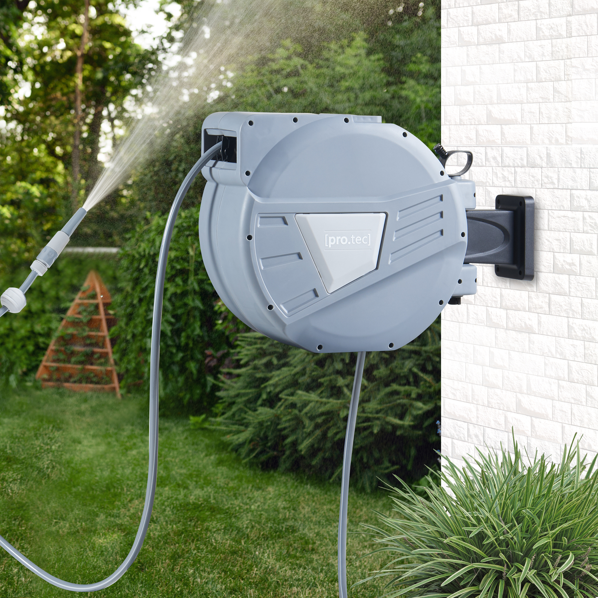 foto del prodotto avvolgitubo da parete amersfoort con tubo di irrigazione da 30 m pro.tec