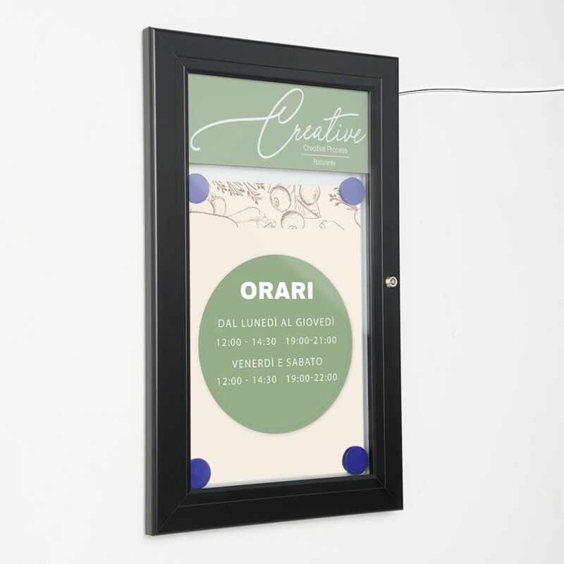 immagine 0 del prodotto bacheca con apertura a battente 30,1x48,7x2,3 cm in alluminio con led nera