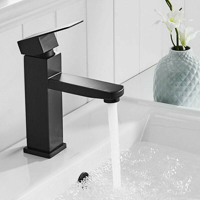 foto del prodotto bagnoclic rubinetto miscelatore da bagno lavabo squadrato nero opaco
