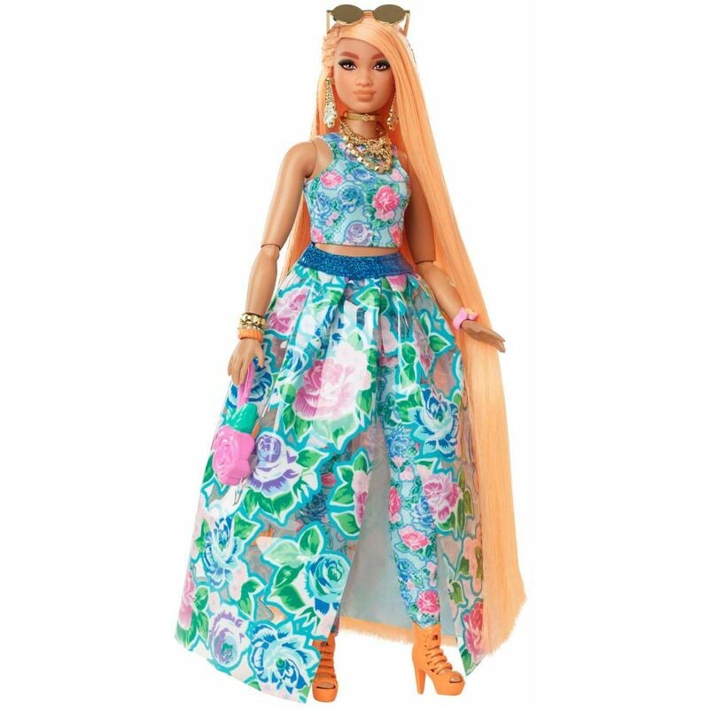 foto del prodotto barbie extra fancy bambola con capelli lunghissimi indossa un completo floreale con articolazioni snodate