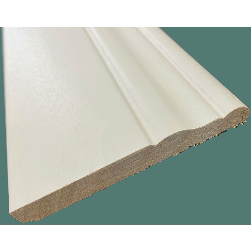foto del prodotto barra da 2 metri lineari di battiscopa ducale 120x13 per boiserie in legno massiccio di ayous laccato bianco