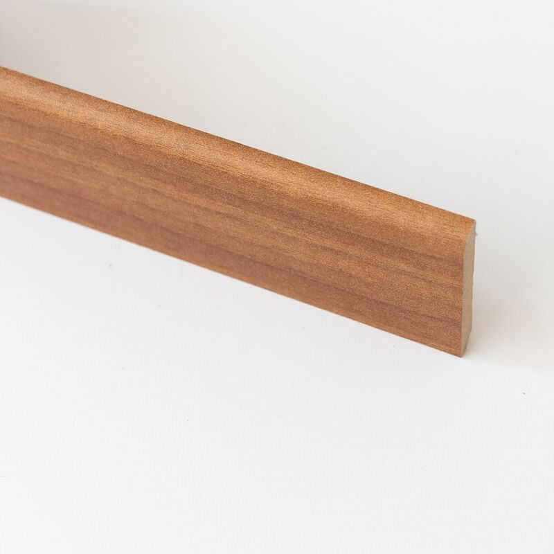 foto del prodotto battiscopa in mdf noce tanganica mm.10x70x2400