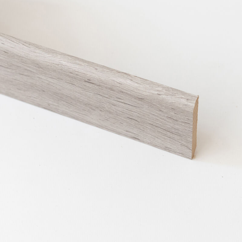 foto del prodotto battiscopa in mdf rovere grigio mm.10x70x2400