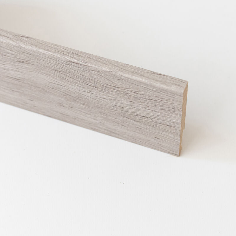foto del prodotto battiscopa in mdf rovere grigio mm.11x80x2400