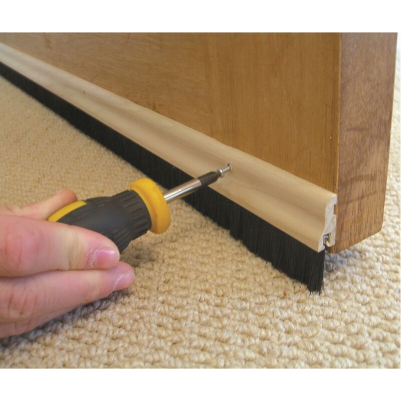 foto del prodotto battiscopa isolante per porte, in vero legno 838 mm stormguard