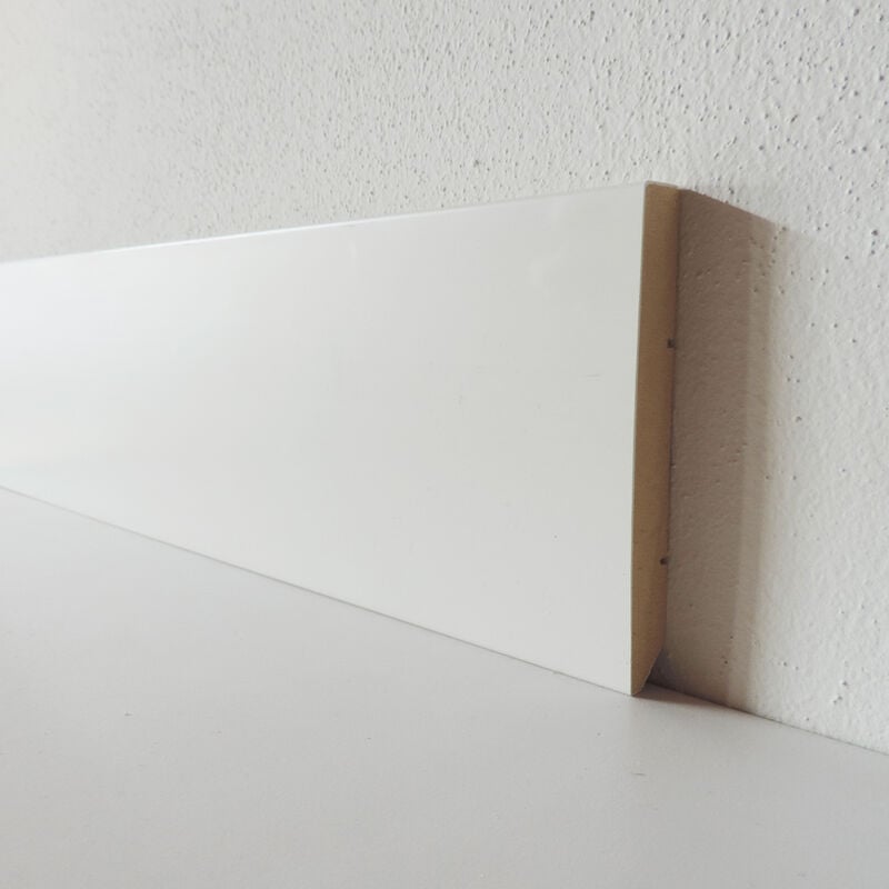 foto del prodotto battiscopa legno bianco laccato 100 x 13 mm asta 2,5 m