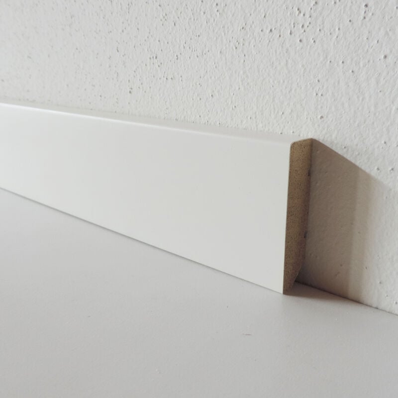 foto del prodotto battiscopa legno bianco laccato 50 x 13 mm asta 2,5 m