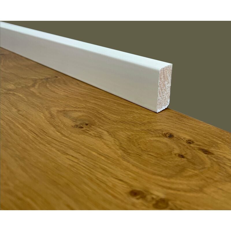 foto del prodotto battiscopa premium in legno massello basso squadrato 33x14 laccato bianco prezzo al metro 