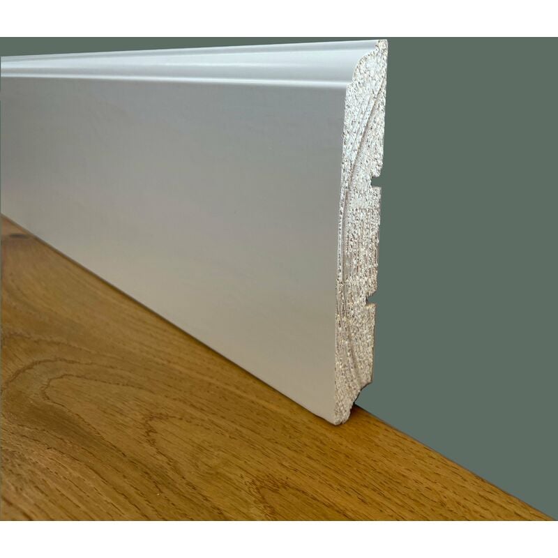 foto del prodotto battiscopa premium in legno massello mod.firenze 120x15 laccato bianco liscio prezzo al metro 