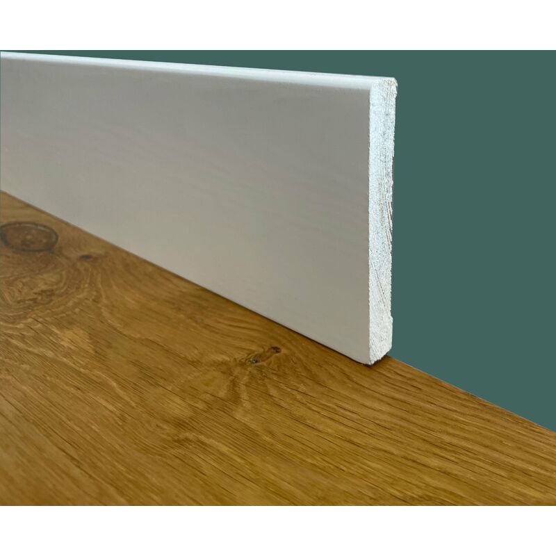 foto del prodotto battiscopa premium in legno massello squadrato 95x12 laccato bianco liscio prezzo al metro 