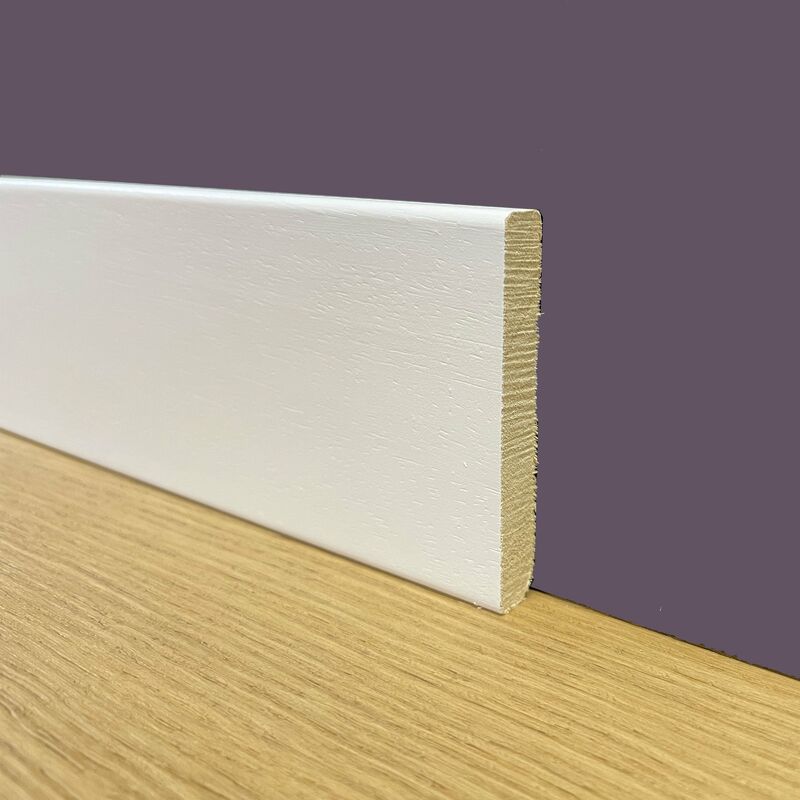 foto del prodotto battiscopa zoccolatura squadrato laccato bianco in legno massello 70x10 prezzo al ml 