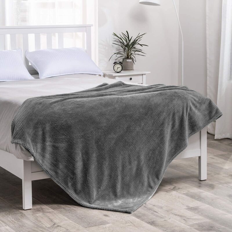foto del prodotto bebusingoto coperta 100 x 150 cm, super morbida e calda per divano, sof e letto, trama a nido d ape, soffice e leggera grigio 