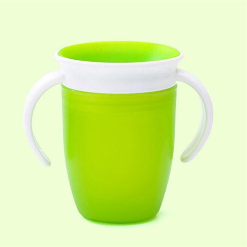 foto del prodotto bicchiere per l apprendimento del bambino ruotabile a 360 gradi con doppio manico, coperchio ribaltabile, tazza magica a tenuta stagna verde rapanda