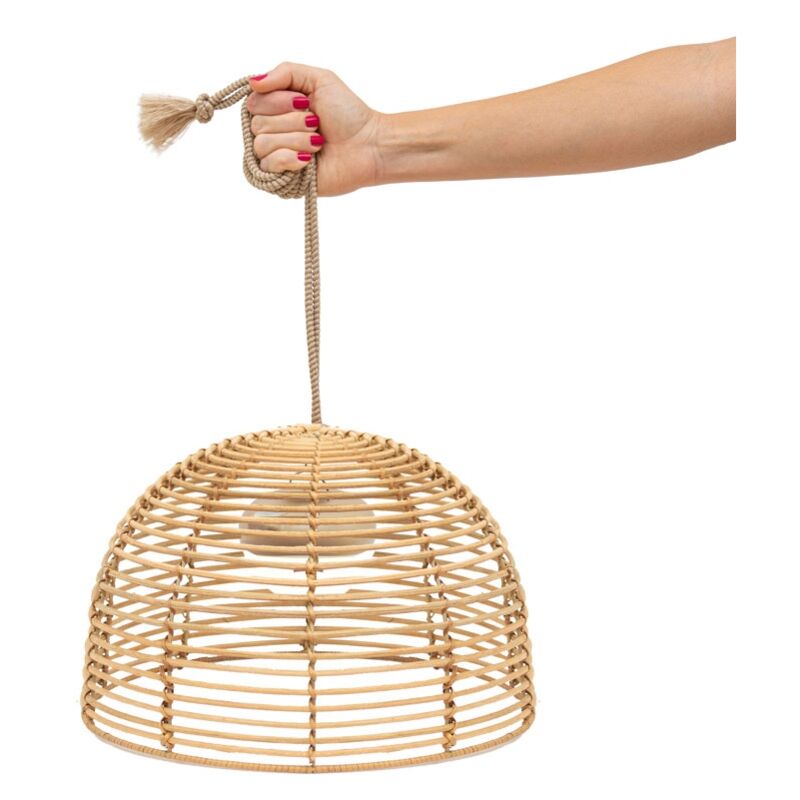 foto del prodotto bossa lampada a sospensione da 20 cm con luce led calda e batteria ricaricabile. realizzata in spagna con fibre naturali