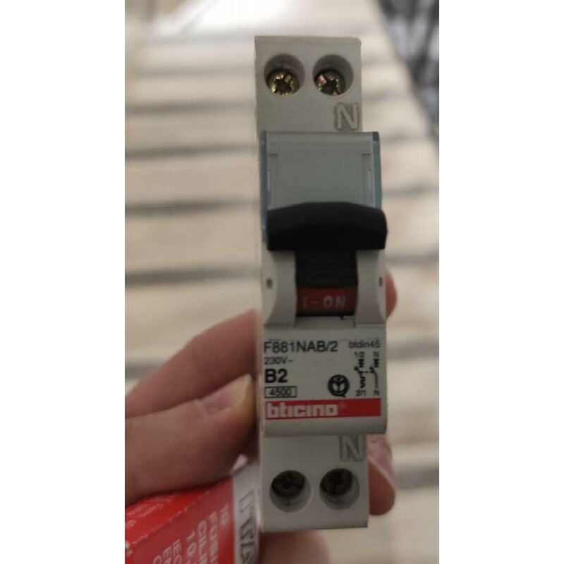 foto del prodotto bticino btdin45 interruttore 1 magnetotermico .1p n curva b 20a