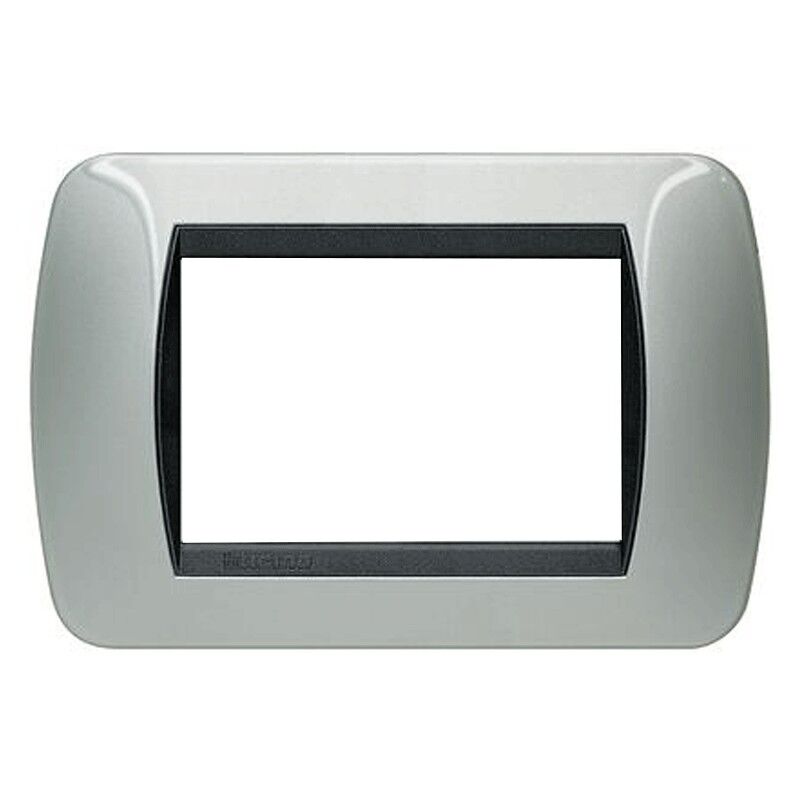 foto del prodotto bticino living international placca 3 moduli colore alluminio l4803al