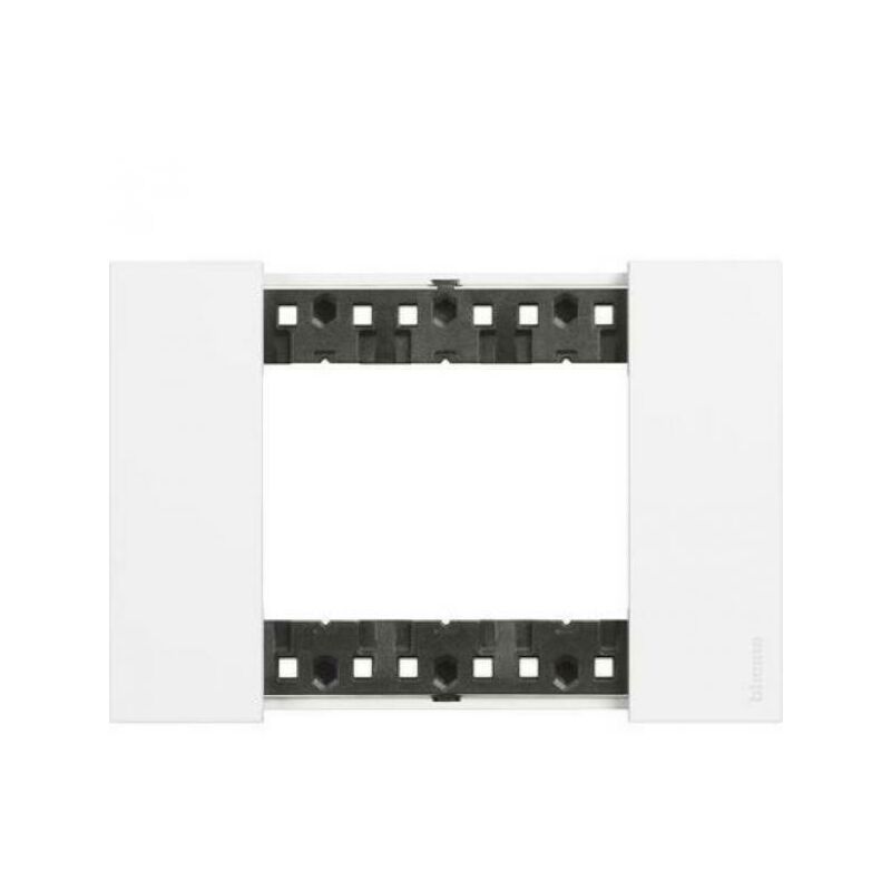 foto del prodotto bticino living now placca 3 moduli in plastica colore bianco ka4803kw
