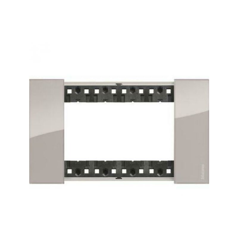 foto del prodotto bticino living now placca 4 moduli in plastica bimaterica colore aura ka4804dm