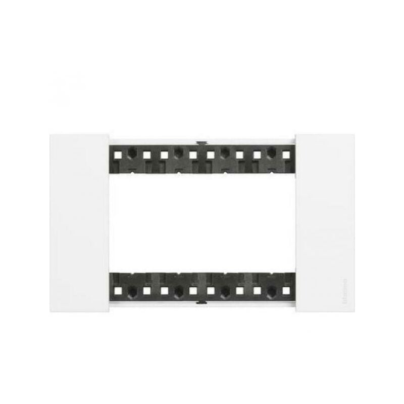 foto del prodotto bticino living now placca 4 moduli in plastica colore bianco ka4804kw