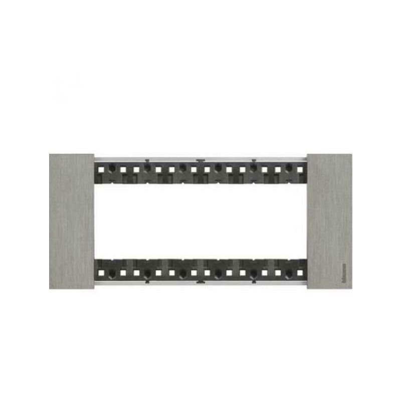 foto del prodotto bticino living now placca 6 moduli in zama colore acciaio ka4806zg