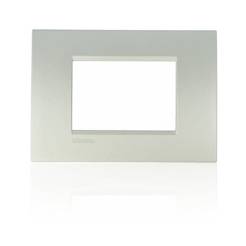 foto del prodotto bticino lna4803ag placca quadra 3 moduli argento livinglight