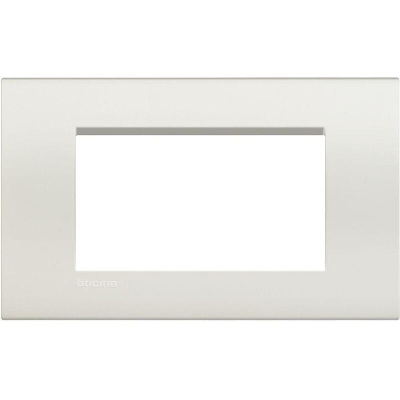 foto del prodotto bticino placca quadra bianca livinglight 4 moduli lna4804bi