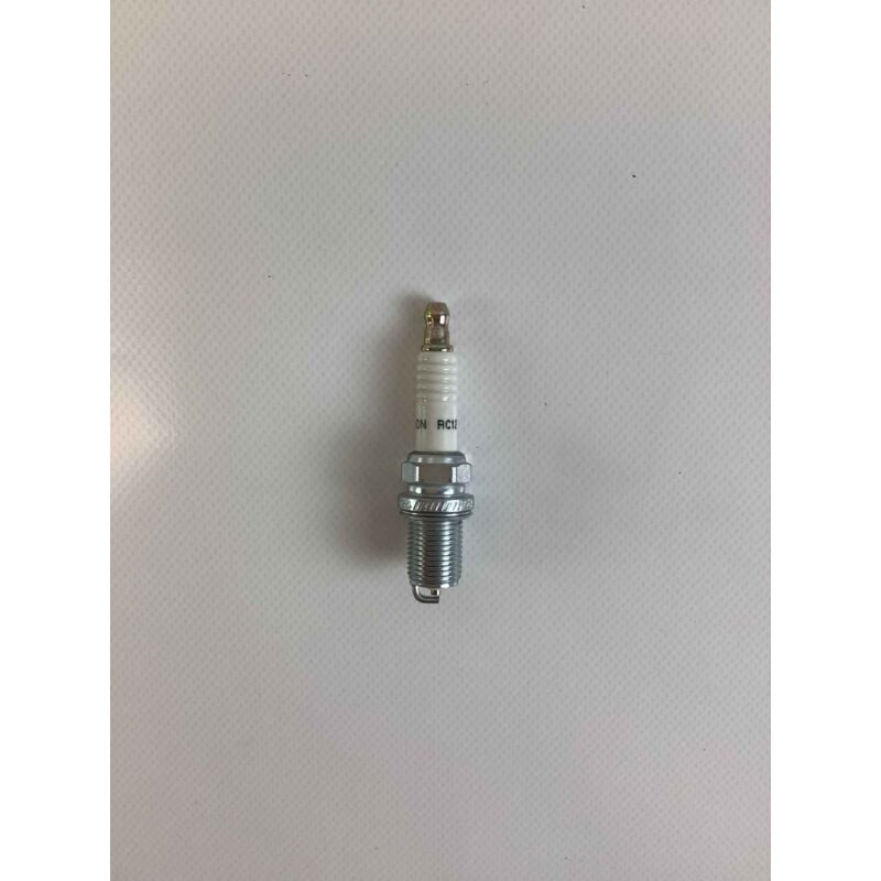 foto del prodotto candele originale briggs stratton 692051