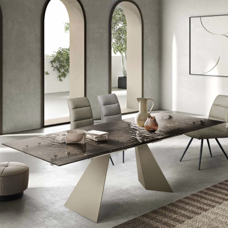foto del prodotto capodarte tavolo allungabile 240 cm waters base in metallo beige e piano in vetro bronzo