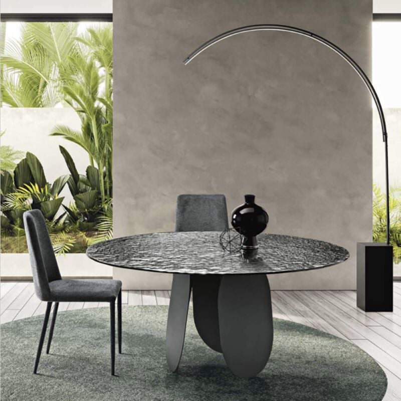 foto del prodotto capodarte - tavolo rotondo maya140 con base in metallo nero e piano in vetro fume'