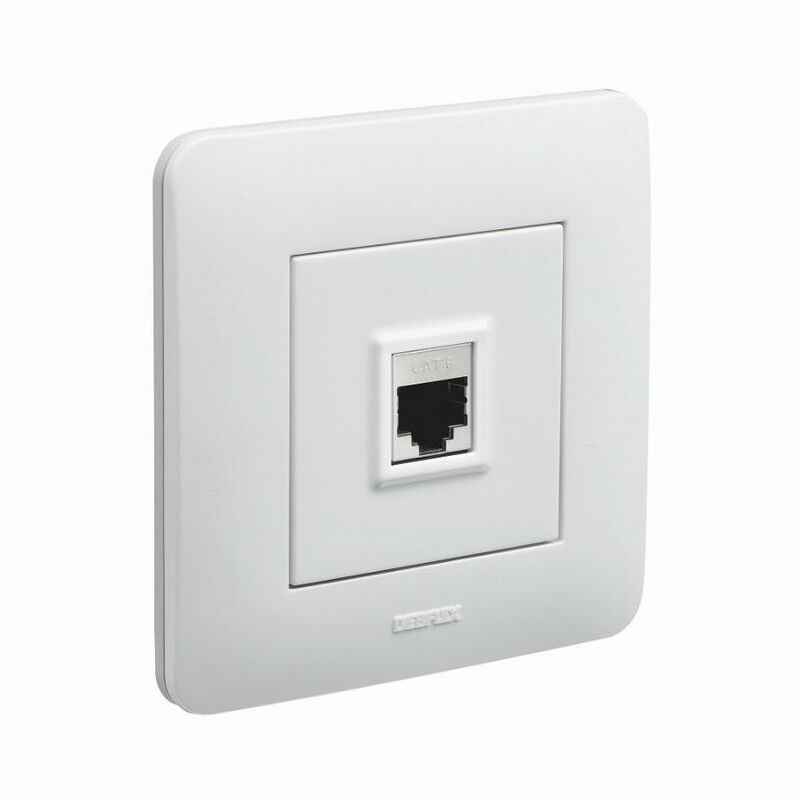foto del prodotto casual presa completa rj45 bianco lucido 742790 debflex