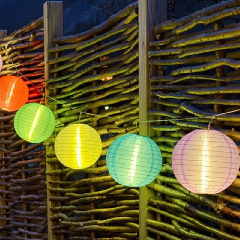 foto del prodotto catena 10 lanterne multi color 30 led prolungabile 24 v 8 mt da giardino esterno