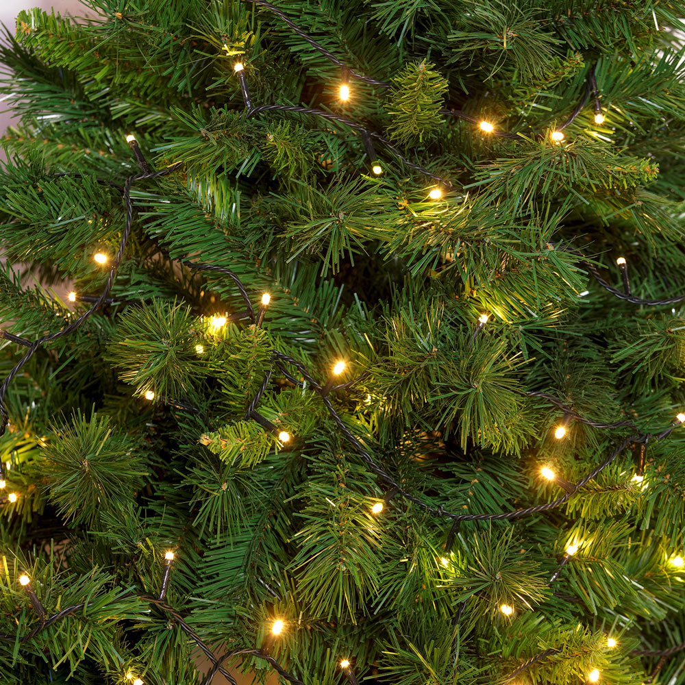 foto del prodotto catena lineare minilucciole a led serie 39 tl c 39 700 led l.calda 30 mt. 28 2 