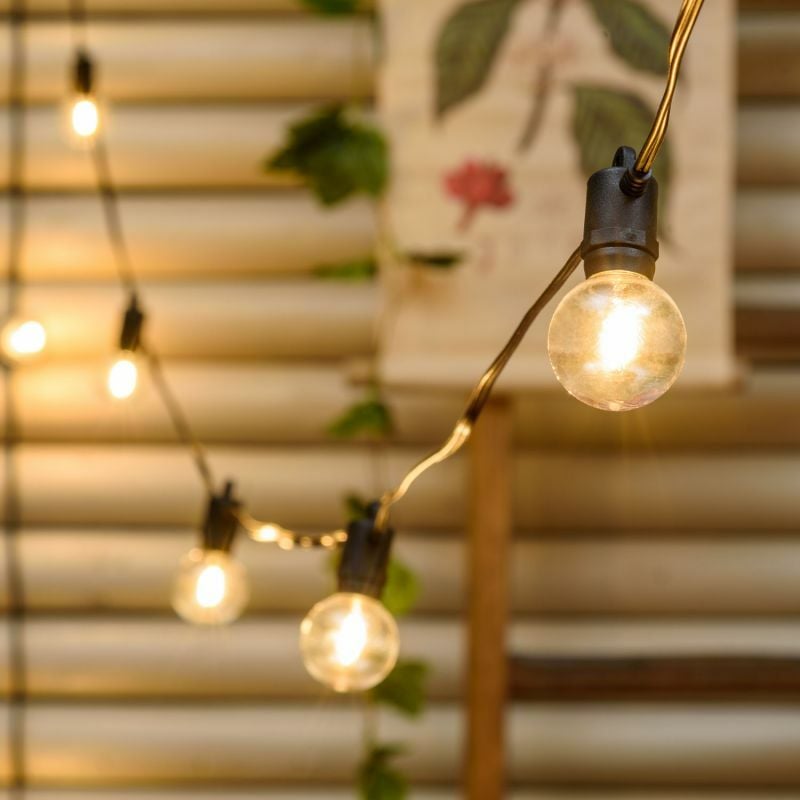 foto del prodotto catena luminosa solare con 12 lampadine a led decorazione per giardino 5 mt