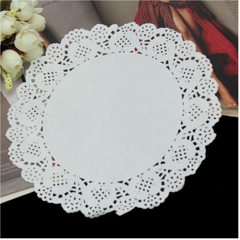foto del prodotto centrino in carta 16.5 sotto torta bianco effetto pizzo per dolci fatti in casa - - trade shop traesio