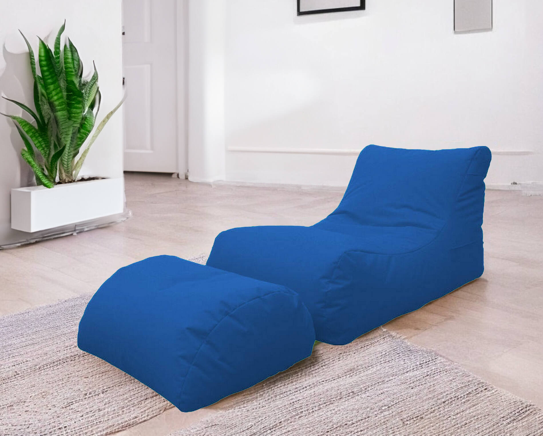 foto del prodotto chaise longue moderna da alton, made in italy, poltrona con poggiapiedi in nylon, pouf imbottito per camera da letto, cm 120x80h60, colore blu