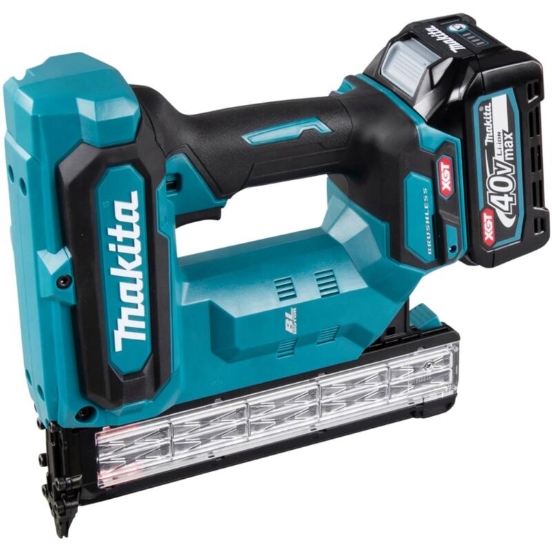 foto del prodotto chiodatrice verticale a batteria 40 v max 18 ga 15 40 mm makita