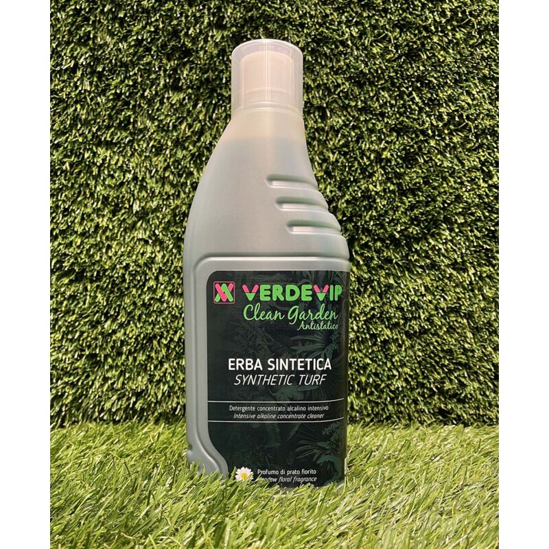 foto del prodotto clean garden detergente antistatico per erba sintetica 1 l