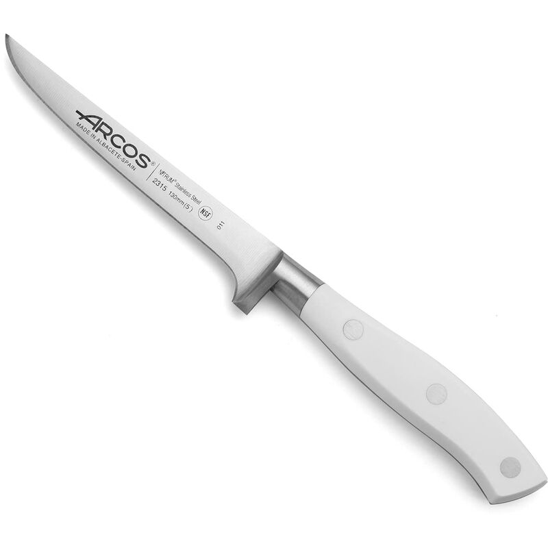 foto del prodotto coltello disosso arcos riviera blanc 231524 di nitrum steel, con mango di poliossimetilene e lama di 13 cm in valigetta.