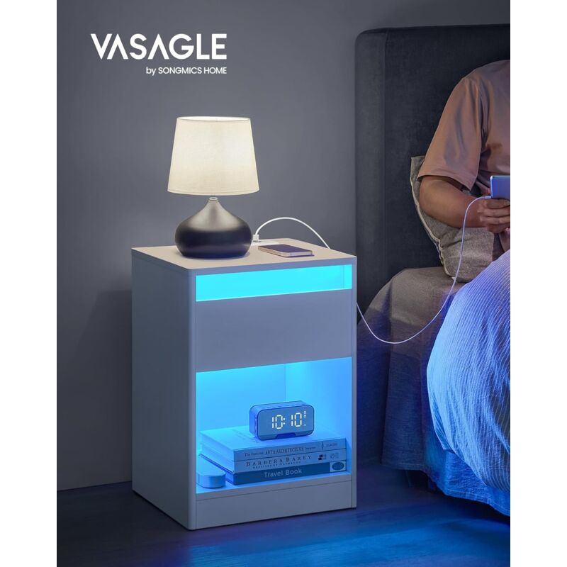 foto del prodotto comodino a led con stazione di ricarica, tavolino con luci led regolabili, 2 prese ac, 2 porte usb, moderno, per camera da letto soggiorno, bianco