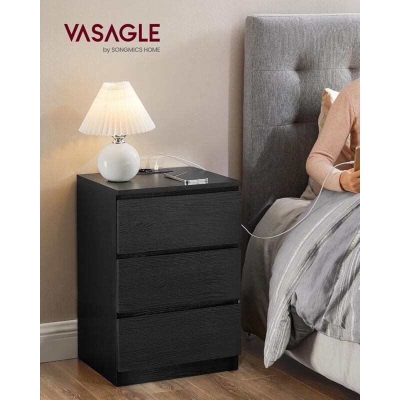 foto del prodotto comodino con stazione di ricarica, tavolino con 3 cassetti, 2 prese ca, 2 porte usb, frontali dei cassetti smussati, per soggiorno, camera da letto,