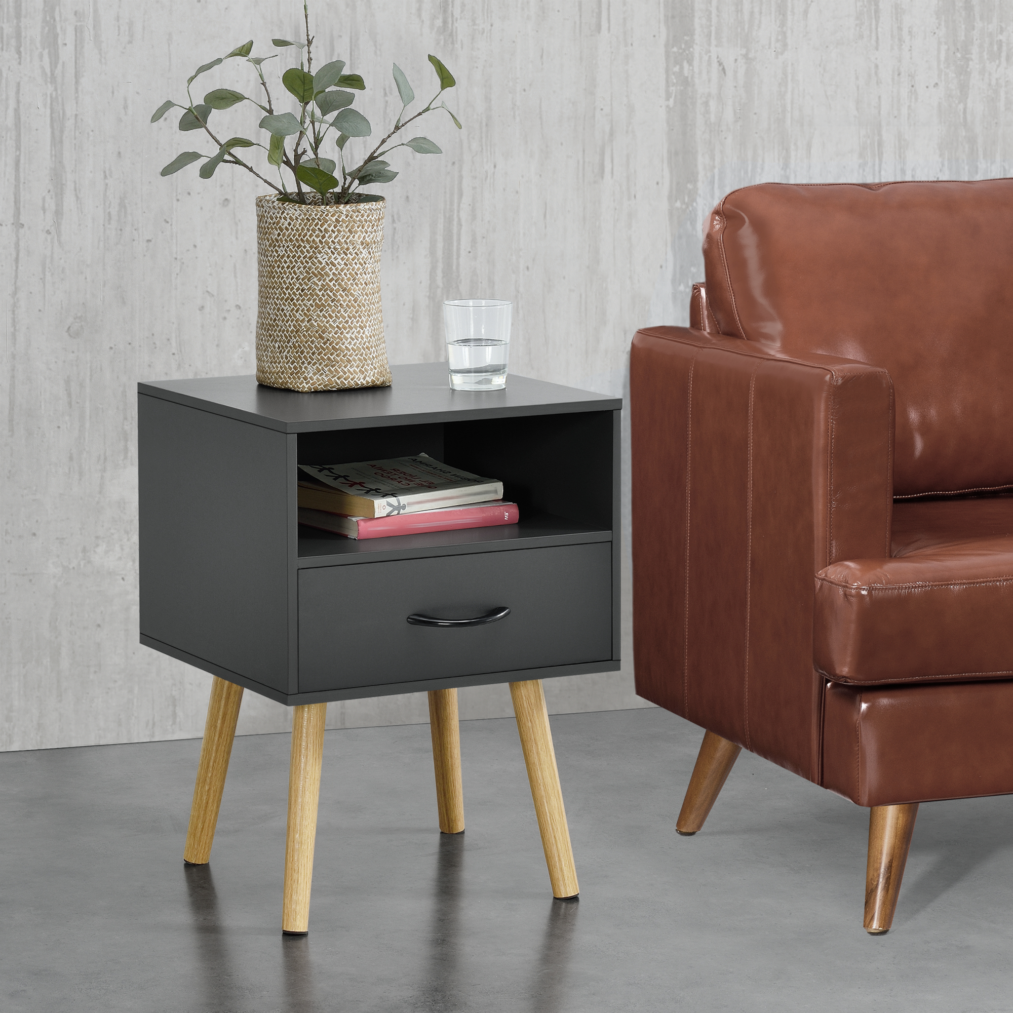 foto del prodotto comodino g vle con cassetto e scomparto aperto grigio scuro en.casa 