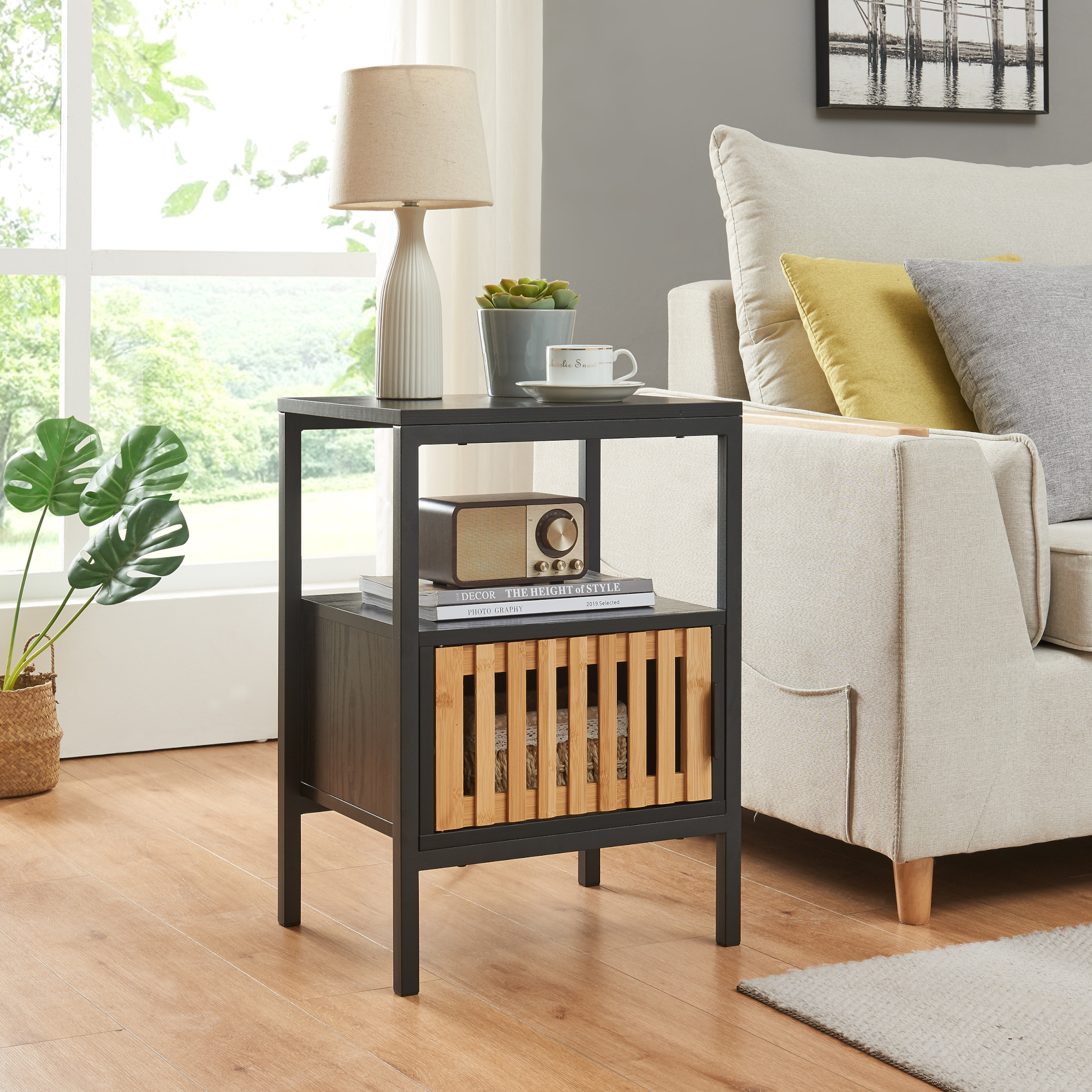 foto del prodotto comodino tavolino luniehti con anta in bamb 58 x 40 x 33 cm nero naturale en.casa 