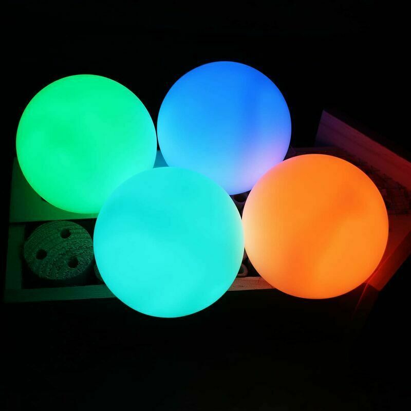 foto del prodotto confezione da 4 luci galleggianti per piscina, luce a sfera a led impermeabile ip68, 16 luci a led rgb che cambiano colore con telecomando per vasca