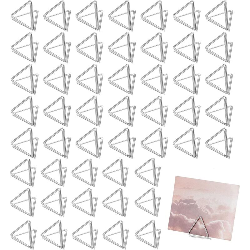 foto del prodotto confezione da 60 mini segnaposto triangolari, porta numeri da tavolo, porta men con foto, per matrimoni, compleanni e feste argento sollbry