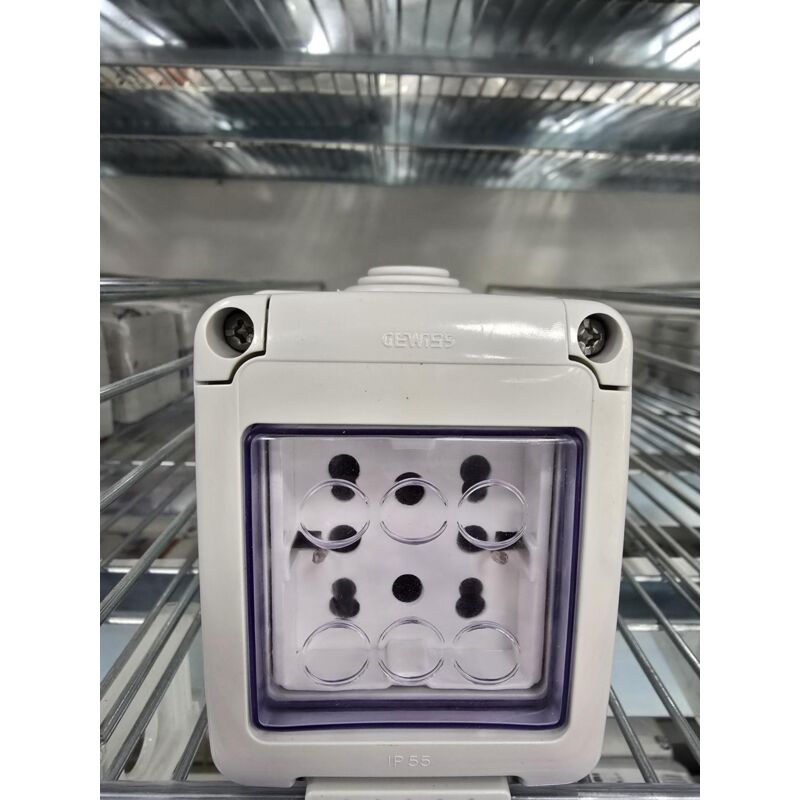 foto del prodotto contenitore 2p blister presa hide hide gw27042