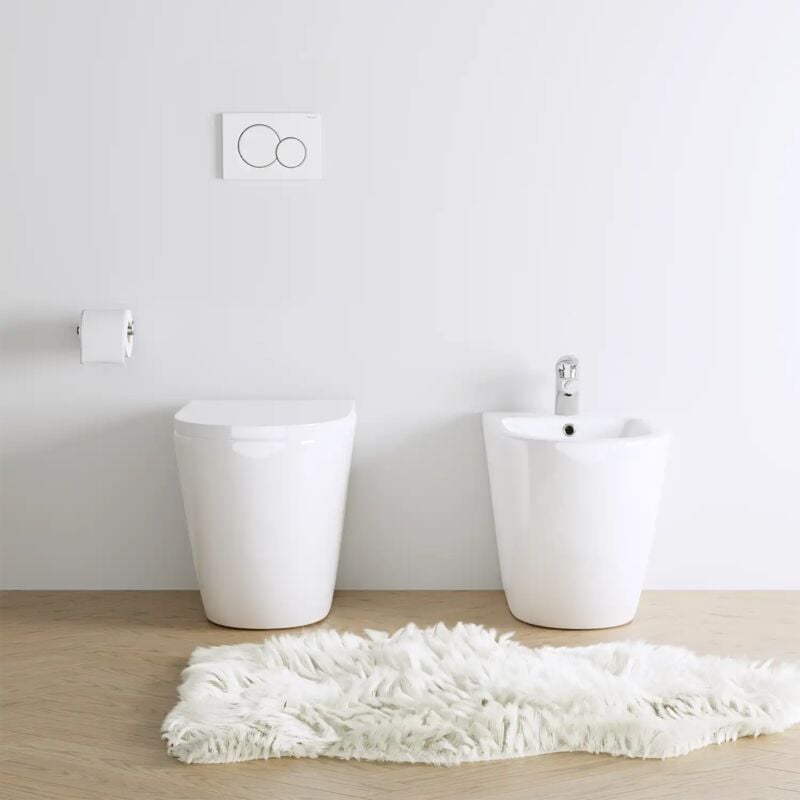 foto del prodotto coppia di sanitari filomuro in ceramica vaso bidet sedile soft close mod. roma
